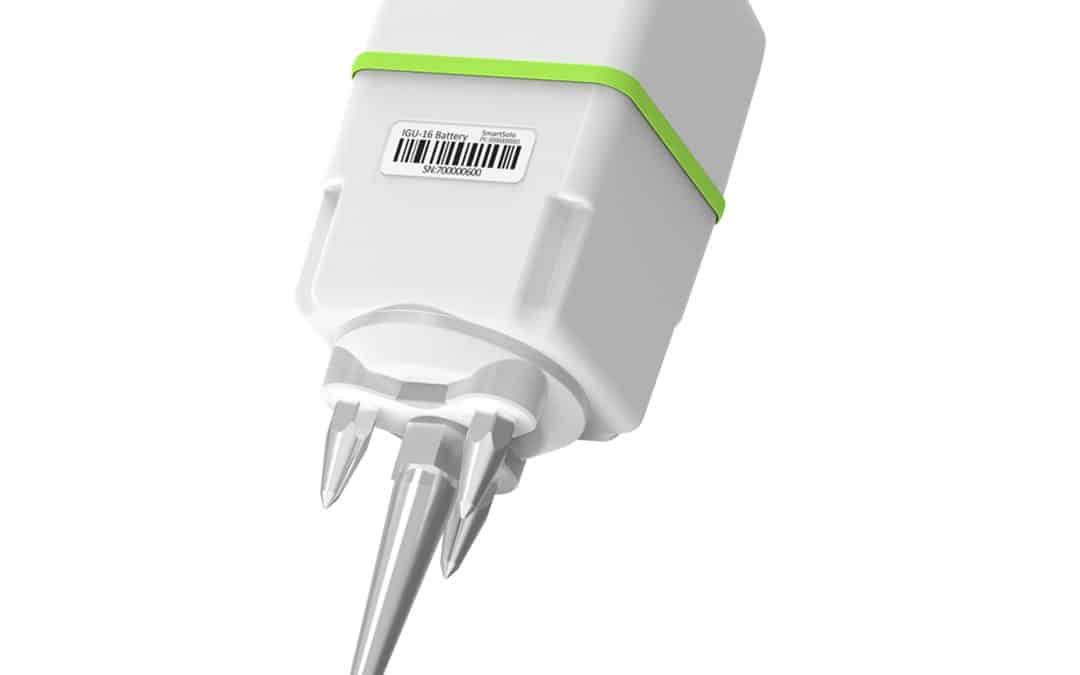 Advantages of three-component sensors for Ambient Noise Tomography